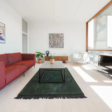 Waterfront Design With Beautiful View & Terrace Appartement *