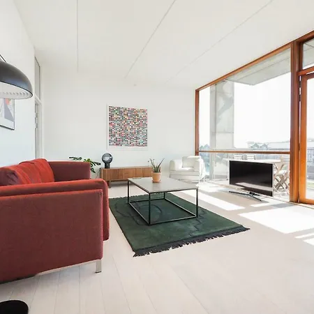 Waterfront Design With Beautiful View & Terrace Appartement *